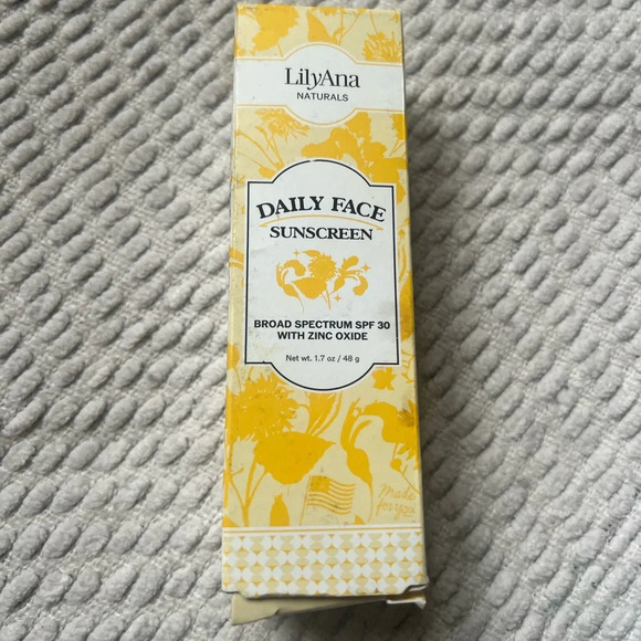 ๐คNew LilyAna Daily Sunscreen SPF 30๐ค - Picture 6 of 7